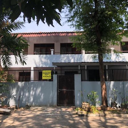 Oyo 90482 Rumah Oma Syariah Kupang  Exteriör bild