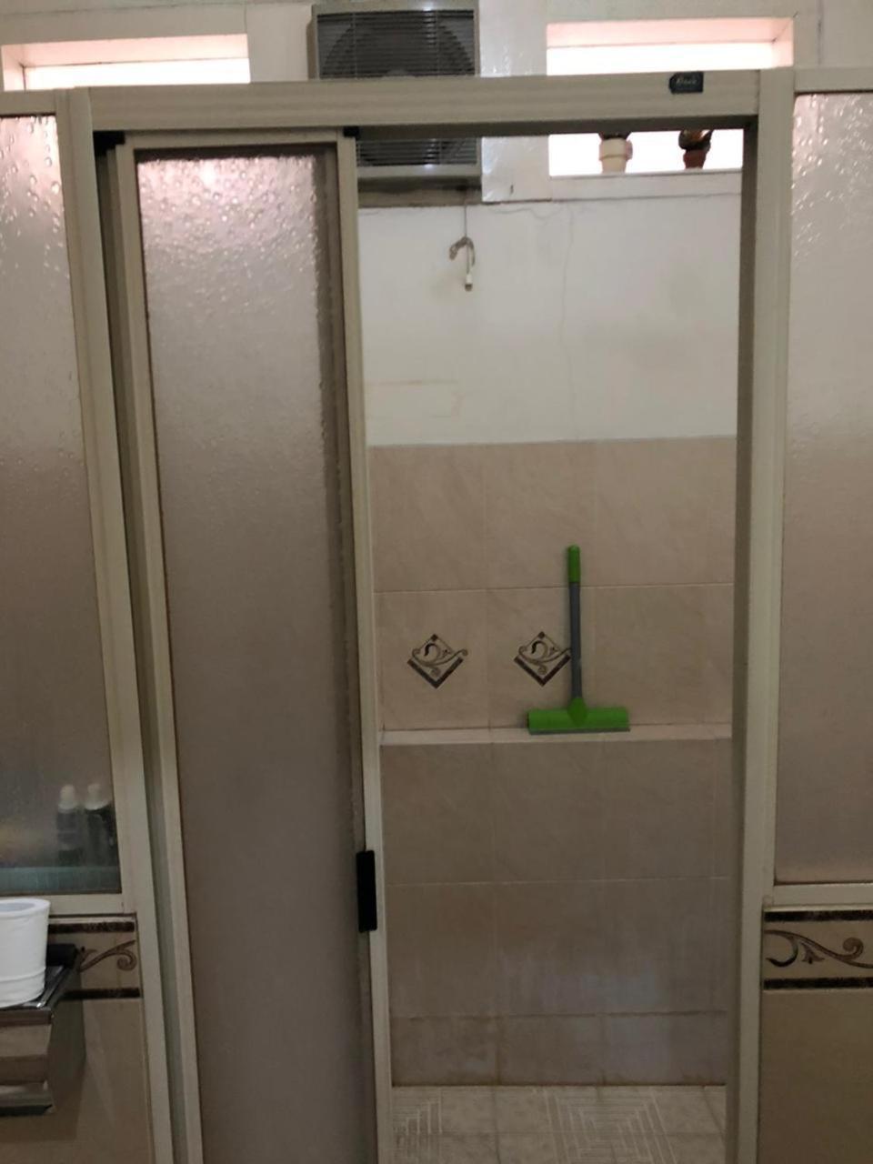 Oyo 90482 Rumah Oma Syariah Kupang  Exteriör bild