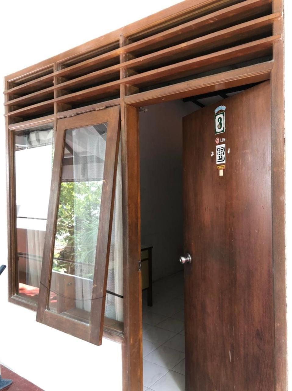 Oyo 90482 Rumah Oma Syariah Kupang  Exteriör bild